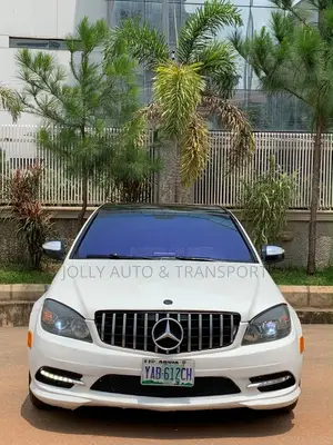 Mercedes-Benz C300 Luxury Sedan AWD (3.0L 6cyl 7A) 2009 White