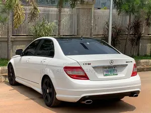 Mercedes-Benz C300 Luxury Sedan AWD (3.0L 6cyl 7A) 2009 White