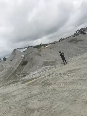 Full 30 Tons of Stone Base Granite