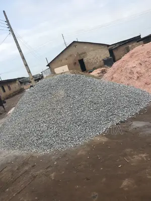 Full 20 Tons of Granite and Yoyo Sand