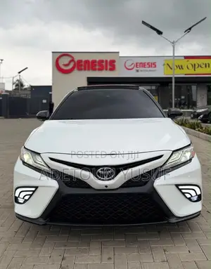 Toyota Camry 2020 White