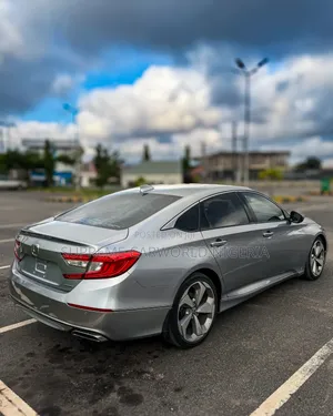Honda Accord Touring 2018 Silver
