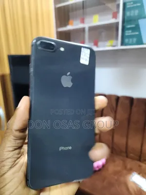 Apple iPhone 8 Plus 64 GB Black