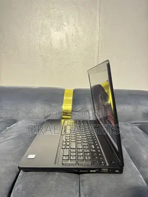 Laptop Dell Precision 15 3520 24GB Intel Core i7 SSD 512GB