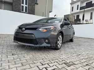 Toyota Corolla LE 4dr Sedan (1.8L 4cyl CVT) 2015 Gray