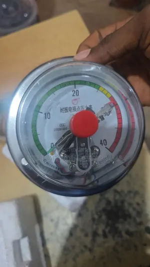 Electric Pressure Gauge With Contact 0-40mpa /400bar
