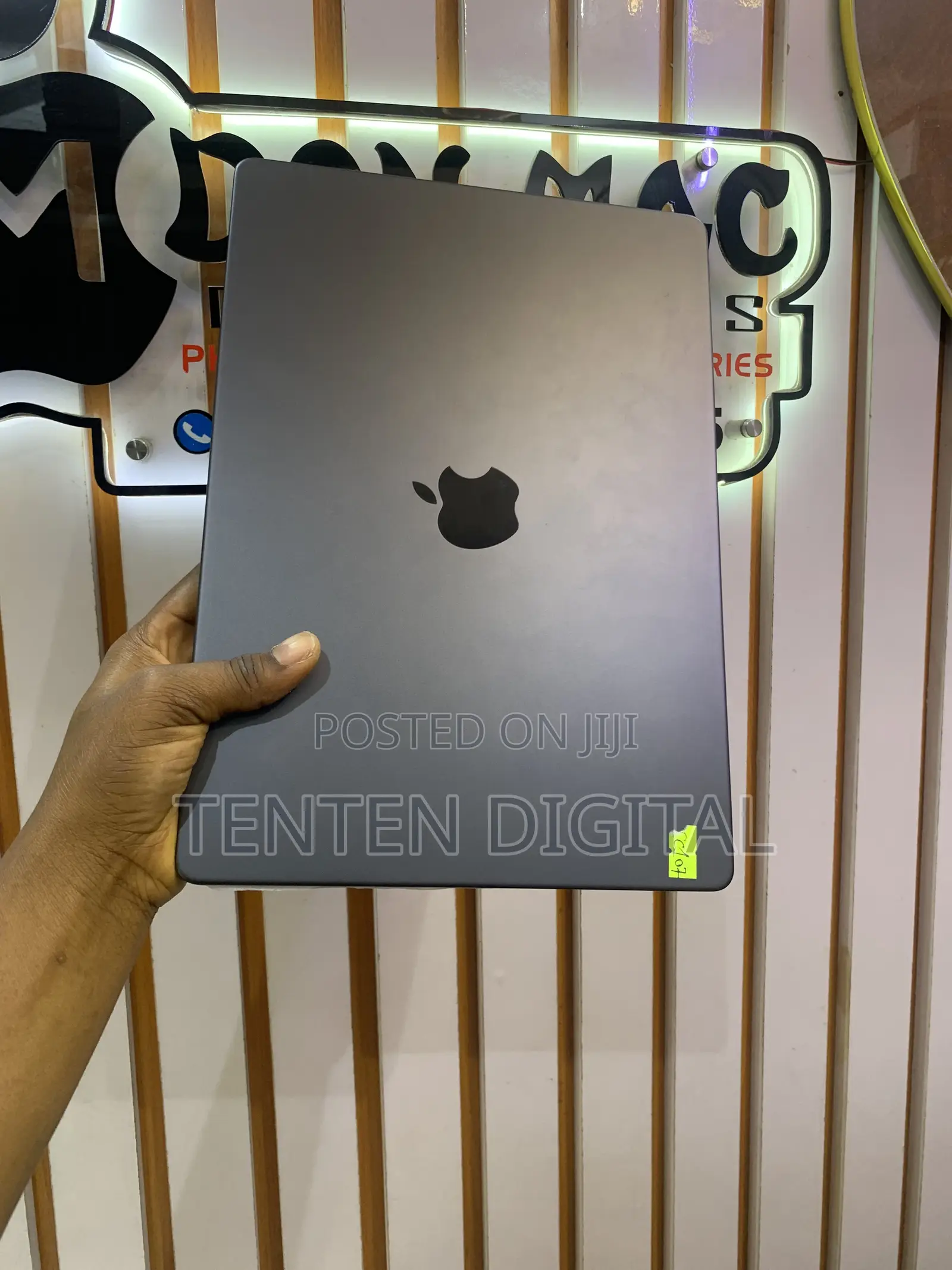 Laptop Apple MacBook Pro 2023 M3 Pro 36GB Apple M3 Pro SSD 1T