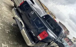 Nissan Titan 2007 Black