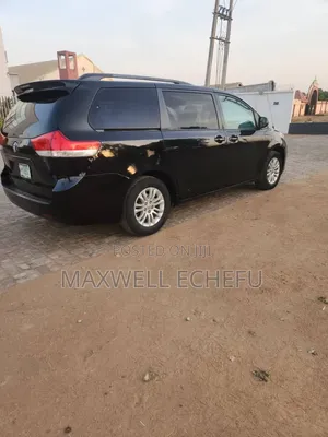 Toyota Sienna 2013 Black
