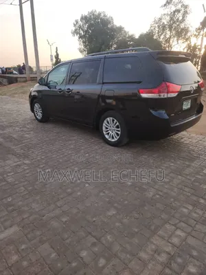 Toyota Sienna 2013 Black