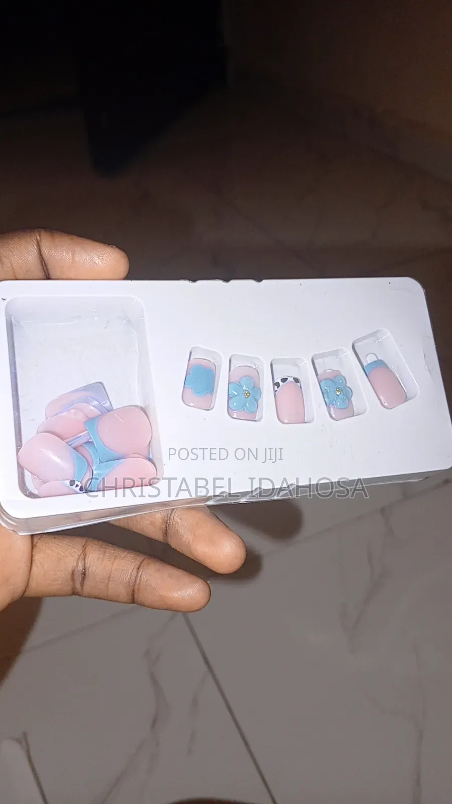 24 Pieces Short Nails Set