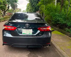 Toyota Camry SE FWD 2020 Green