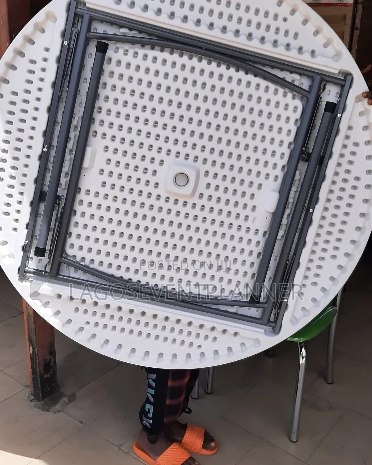 5ft Ultimate Foldable Banquet Round Table Supplier