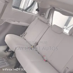 Toyota Sienna XLE 7 Passenger (3.5L 6cyl 8A) 2017 Silver