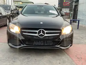 Mercedes-Benz C300 Luxury Sedan RWD (2.0L 4cyl 7A) 2016 Black