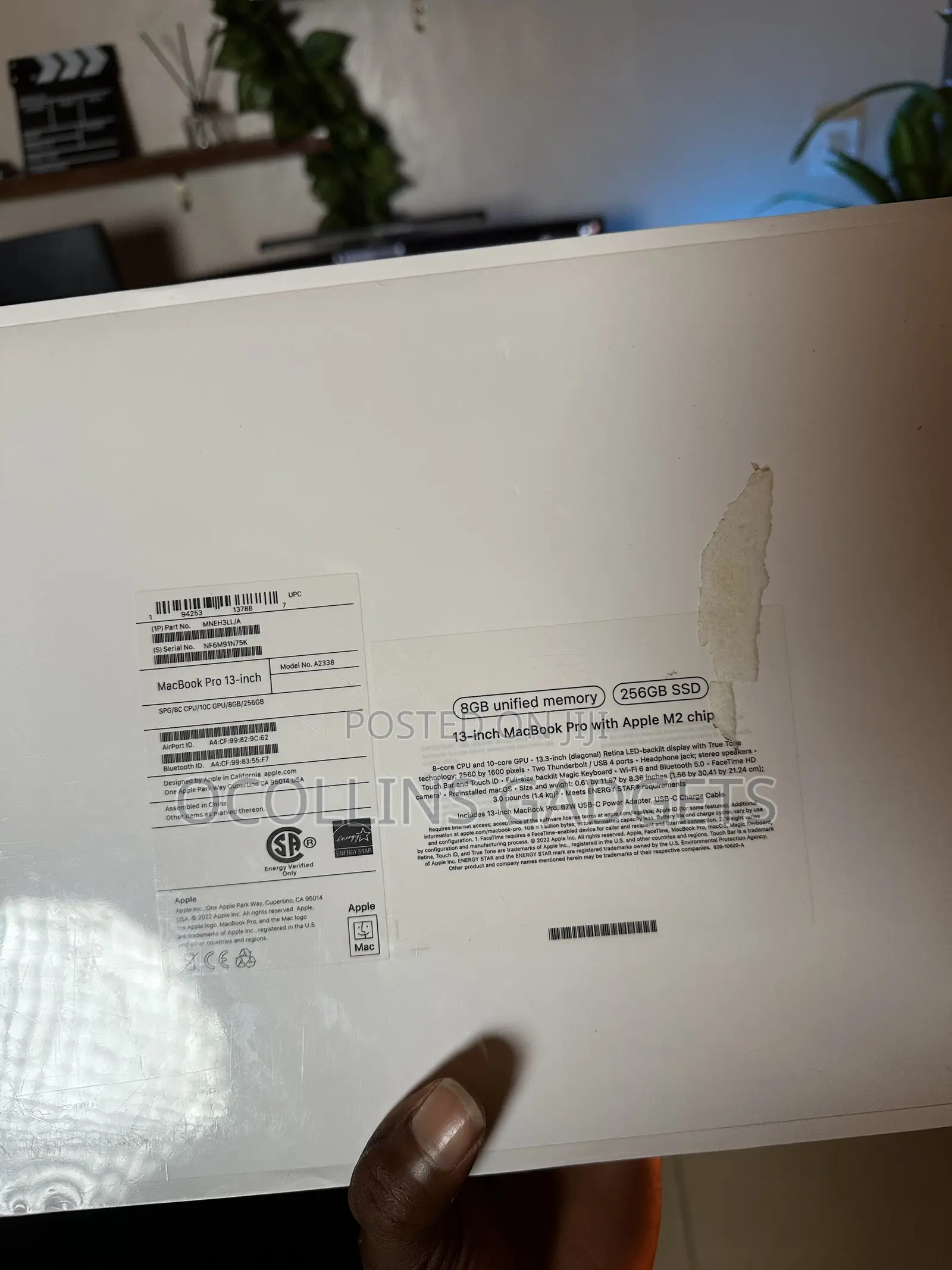 New Laptop Apple MacBook Pro 2022 M2 8GB Apple M2 SSD 256GB