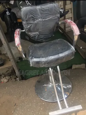 Brand New Hydraulic Baber Salon Chair - Vinly- Oshodi