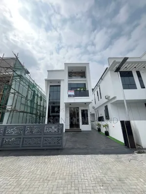 5bdrm Duplex in Chevron for sale