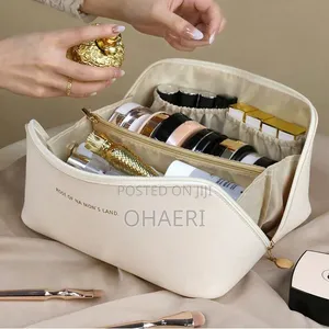 Make-Up Organizer