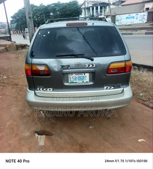 Toyota Sienna 1999 Green