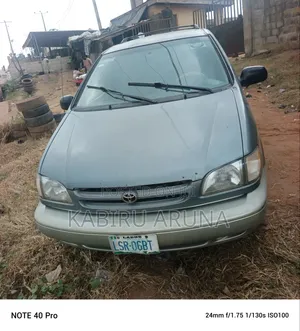 Toyota Sienna 1999 Green
