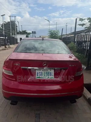 Mercedes-Benz C300 2008 Red