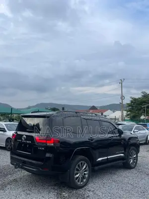 New Toyota Land Cruiser LC300 2024 Black