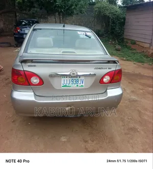 Toyota Corolla 2003 Gold
