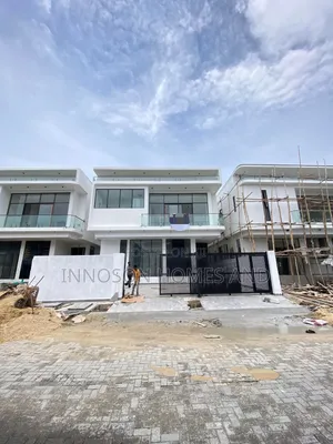 5bdrm Duplex in Lekki Phase 2 for sale
