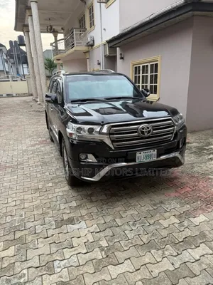 Toyota Land Cruiser 5.7 V8 2012 Black