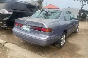 Toyota Camry Automatic 1999 Silver
