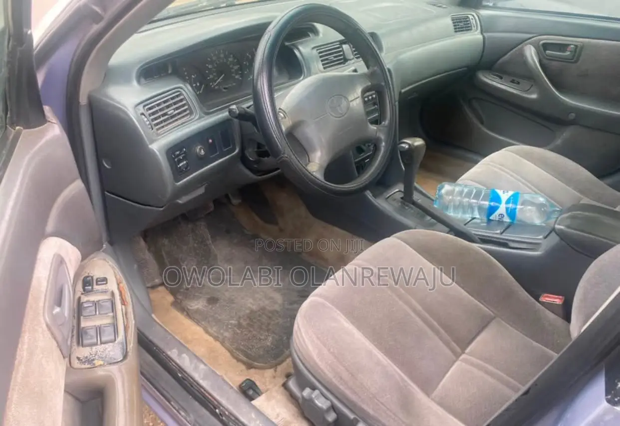 Toyota Camry Automatic 1999 Silver