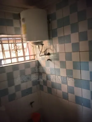1bdrm Shared Apartment in Nil, Zone 2 / Wuse for rent