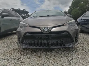 Toyota Corolla XSE 4dr Sedan (1.8L 4cyl CVT) 2017 Gray