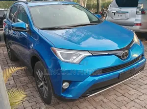 Toyota RAV4 XLE 4dr SUV AWD (2.5L 4cyl 6A) 2018 Blue