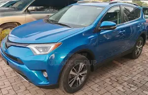 Toyota RAV4 XLE 4dr SUV AWD (2.5L 4cyl 6A) 2018 Blue