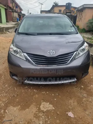 Toyota Sienna XLE 8 Passenger 2012 Gray