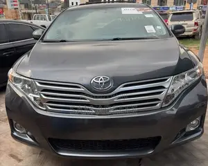 Toyota Venza XLE 2011 Silver