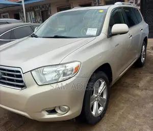 Toyota Highlander Limited 2010 Gold