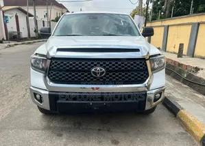 Toyota Tundra 2018 White