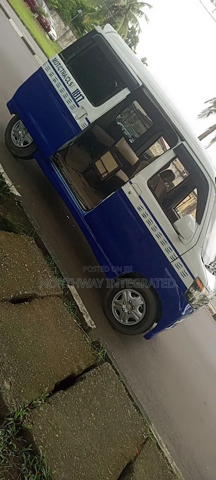 New Daihatsu Gran Max 2025 Blue