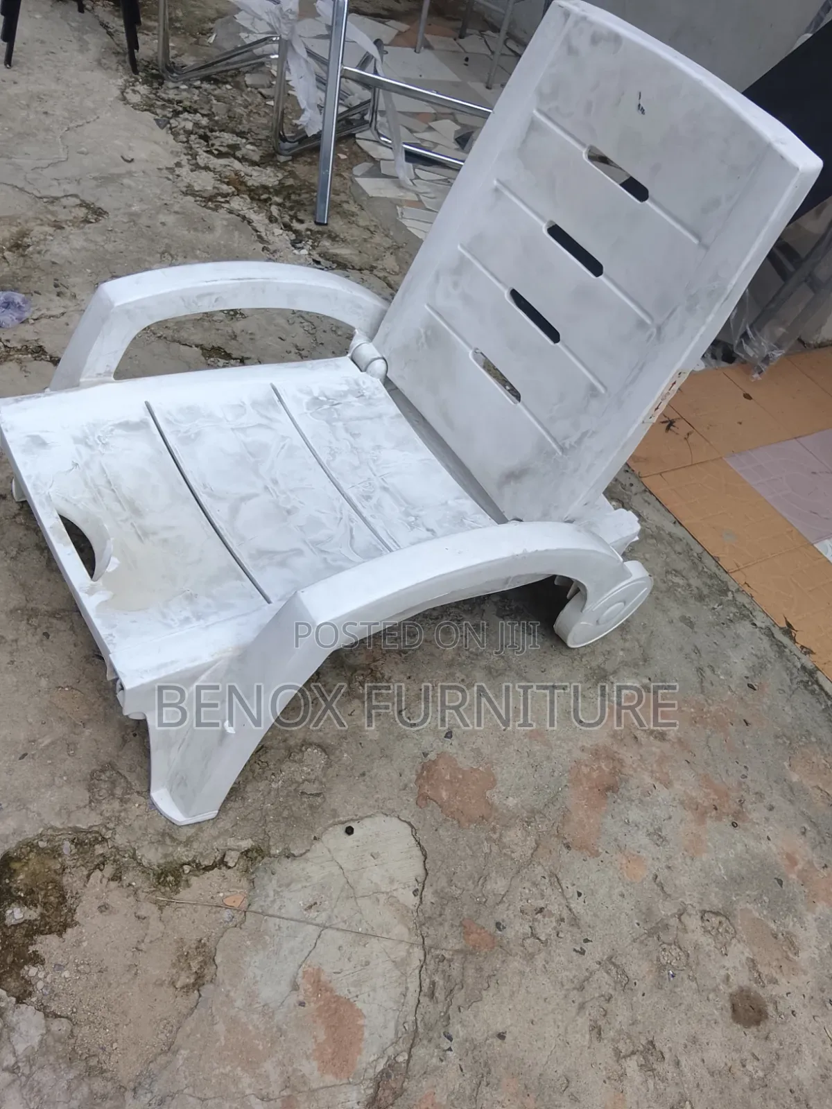 Pavilion Plastic Seat Low Back