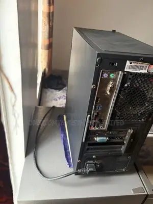 Desktop Computer Asus 32GB AMD Ryzen 5 SSD 2T