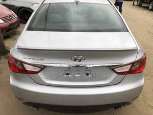 Hyundai Sonata Limited 4dr Sedan (2.4L 4cyl 6A) 2014 Silver