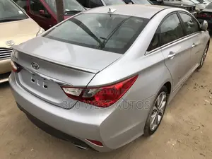 Hyundai Sonata Limited 4dr Sedan (2.4L 4cyl 6A) 2014 Silver