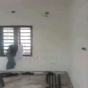 Mini Flat in Adekunle for rent
