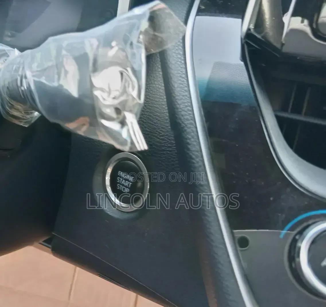 Toyota Corolla XSE 2020 Black