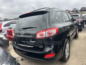 Hyundai Santa Fe 2012 Black