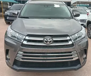 Toyota Highlander Limited 2019 Gray
