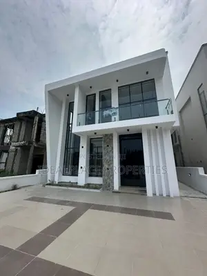 5bdrm House in Ikota for sale
